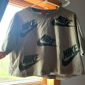 cropped nike t-shirt
